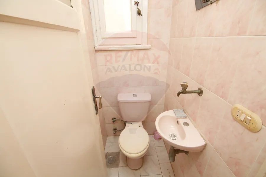 شقة للبيع 105 م المندرة (ش جمال عبد الناصر)