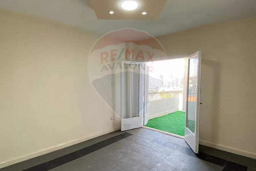 شقة للبيع 107 م سيدي جابر (مساكن الظباط - الجزء الاستثماري)