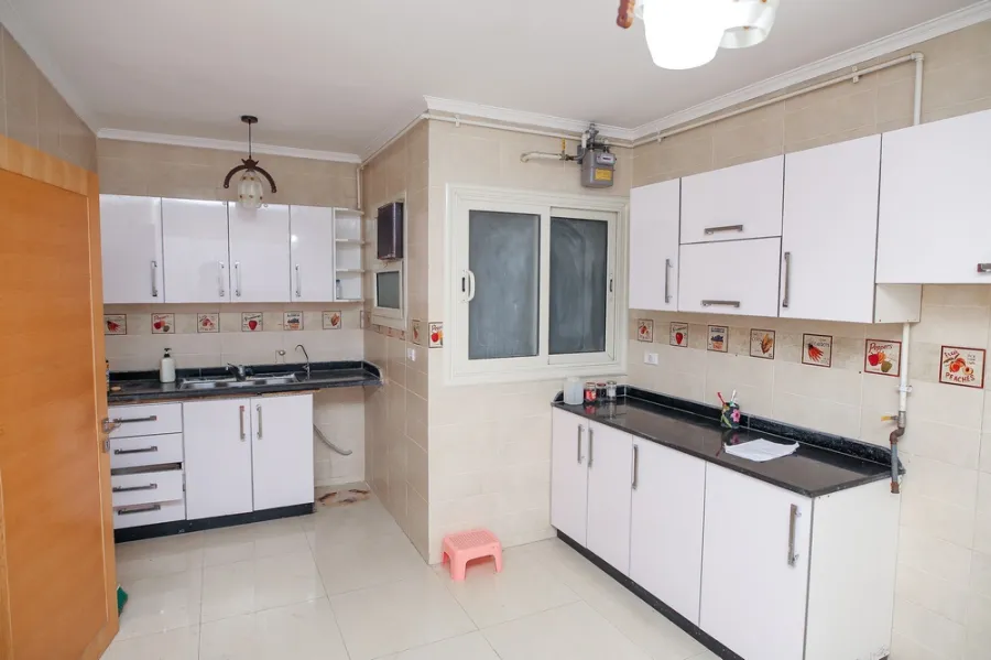 شقة للبيع 290م سموحة ( ش ألبرت الاول - أبراج دلتا لايف )