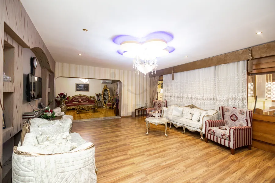 Apartment for sale 560 m Louran (Sarhank St.)