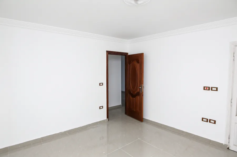 شقة للإيجار180م الإبراهيمية (على البحر مباشرة)