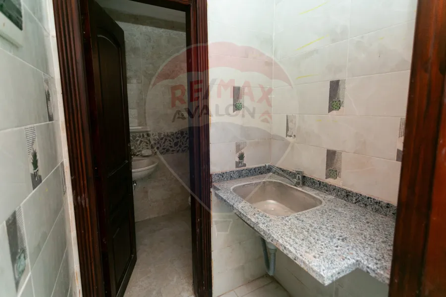 شقة مرخصة إداري للإيجار 86 م الأزاريطة (ش شامبليون - عمارة براند)