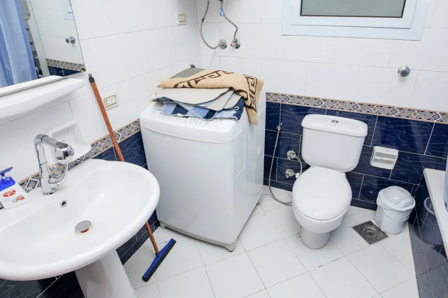 شقة للبيع 200م لوران ( ش عز العرب )