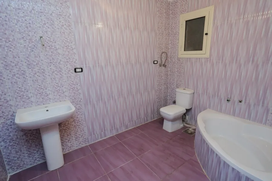 شقة للإيجار 150م كليوبترا -خلف فندق كليوبترا - ترى البحر