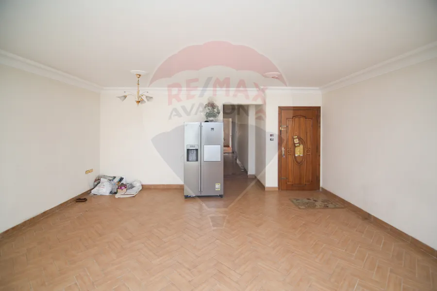 شقة للبيع 124 م سيدي جابر (ش المشير الرئيسي)