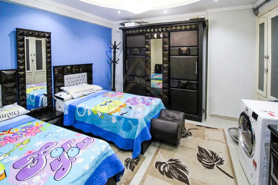 شقة للبيع 215 م سابا باشا (ش خليل مطران)