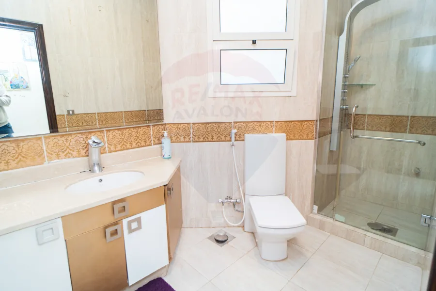 فيلا للإيجار المفروش 1,100  م كينج مريوط (متفرع من طريق الكافوري)