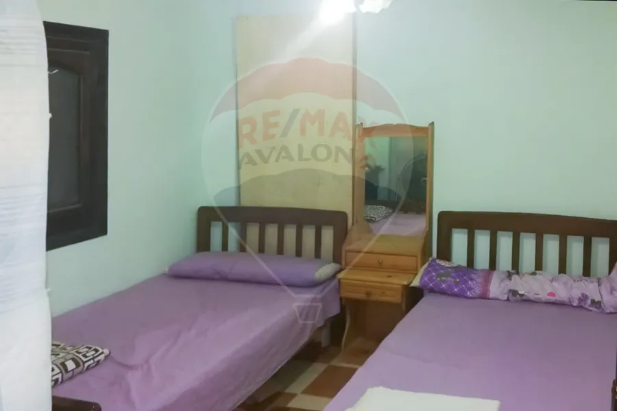 شاليه للبيع (جامعة الدول) 130م + 130م روف