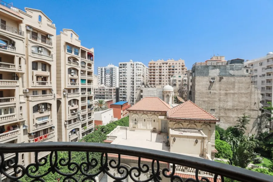 شقة للبيع 230م سان ستفانو