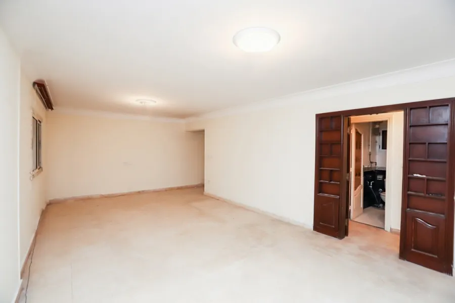 شقة للبيع 207 م سموحة (بجوار مركز الاسكندرية للعيون)