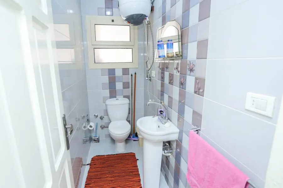 شقة للبيع 262م لوران (ش سرهنك - عمارة عزيز شنودة) 