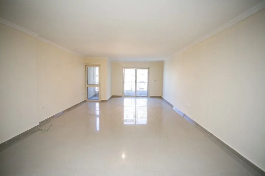 شقة للإيجار200م سبورتنج ( ش أحمد علام )