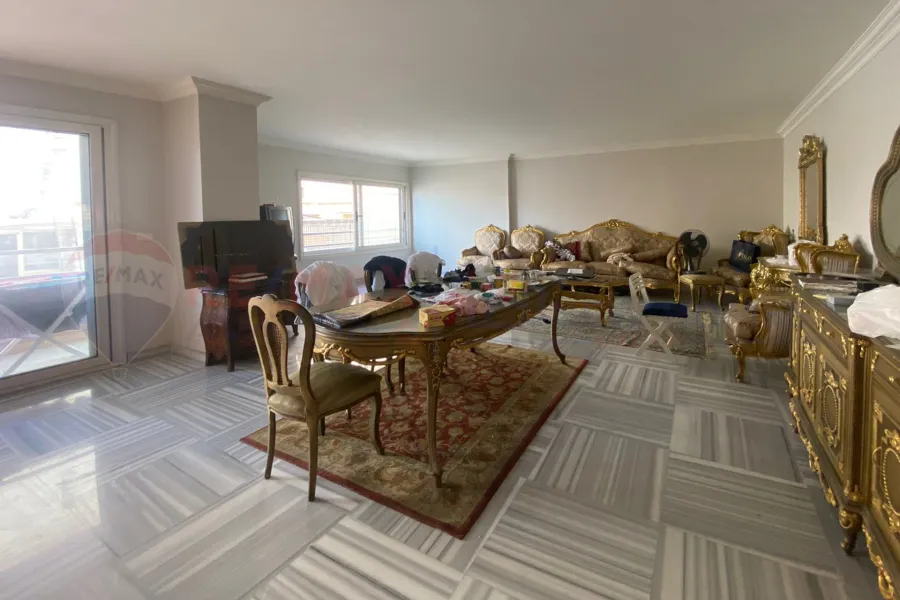 شقة للبيع 205 م كفر عبده (ش الاسماعيلية)