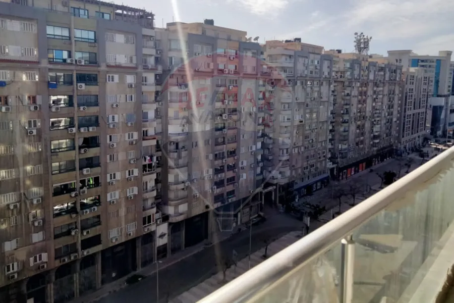 شقه للبيع 215 م سموحة (كومباوند جراند فيو)