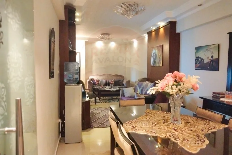 شقة للبيع 111 م ش المفتش ( امتداد وابور المياه - كومباوند مدينة الشباب )