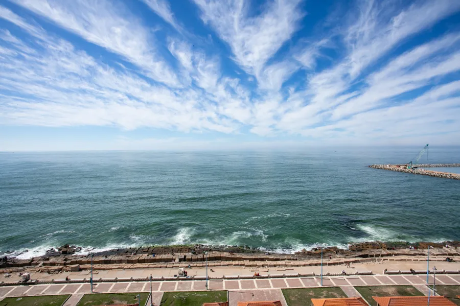 شقة مسجلة للبيع 123 م لوران (على البحر مباشرة)