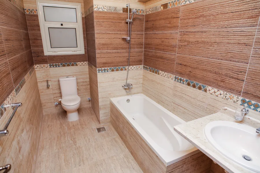 شقة للبيع 225م جناكليس (ش أبوقير - برج اوبال - السلام انتربيلد)