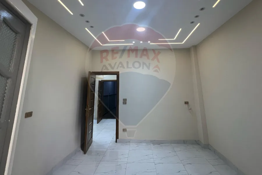 شقة للإيجار 90 م الأزاريطة (ش مصطفي إسماعيل)