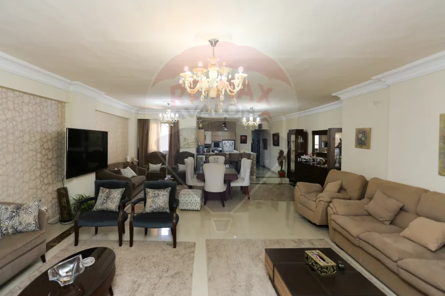 شقة للبيع 230 م + 48 م تراس  سموحة (حي الفيلات - عمارة براند)