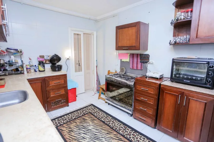 شقة للبيع 262م لوران (ش سرهنك - عمارة عزيز شنودة) 