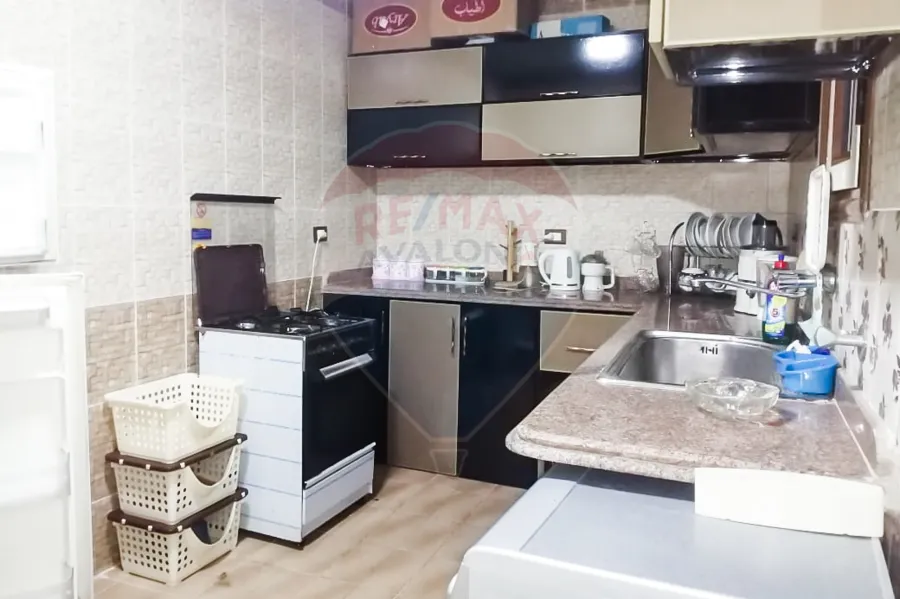 Furnished Apartment For Rent 160 m Stanly (Steps from the Sea.)