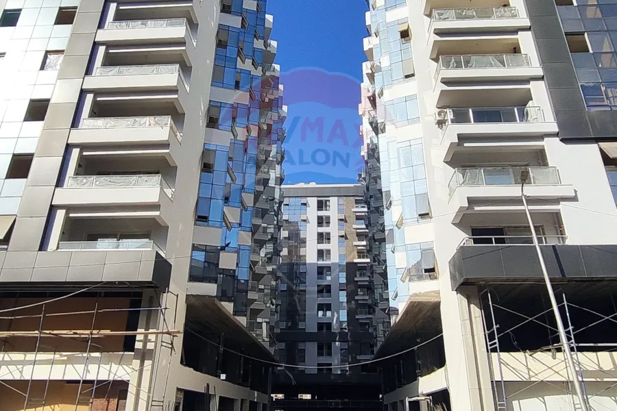 شقه للبيع 180 م سموحة (جراند فيو)