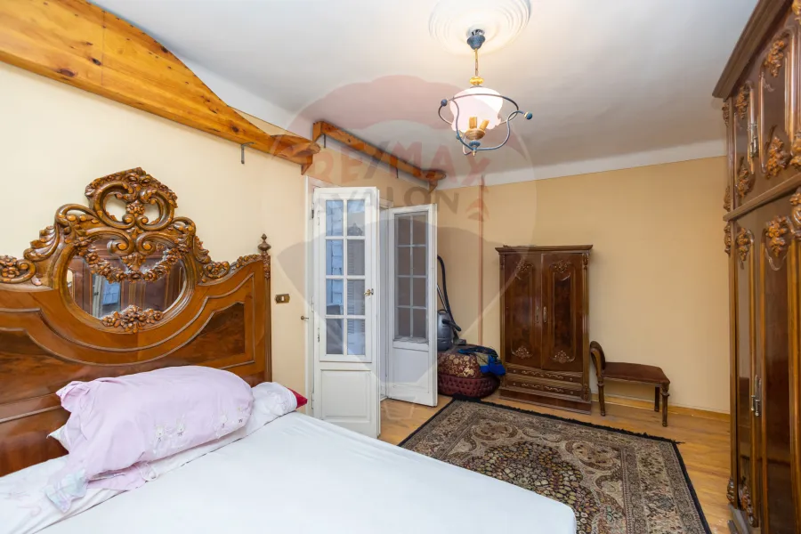 شقة للبيع 160 م جليم (ش الاذاعة  -  امام فنون جميلة)