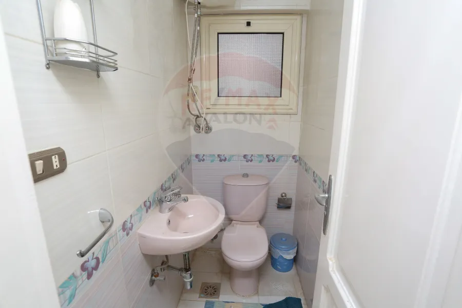 Penthouse apartment for sale 150 m Smouha (Pharmacists Compound - next to Khair Zaman - Al-Firdous Main St.)