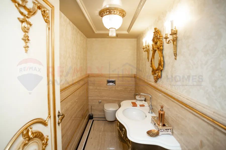 شقة للبيع 600 م سان ستيفانو (على البحر مباشرة - برج النحاس)