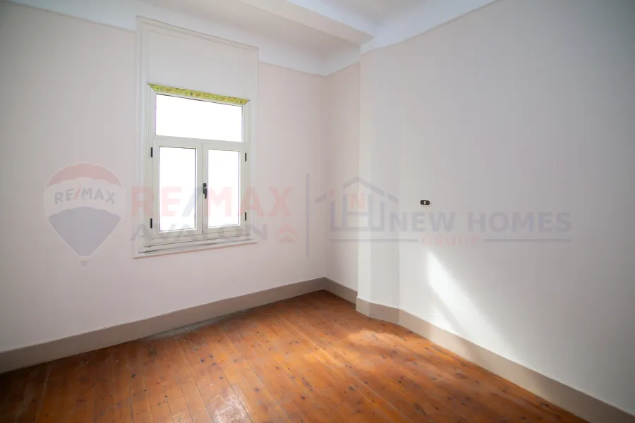 Apartment for sale 100 m Sporting (Both sides of the sea)