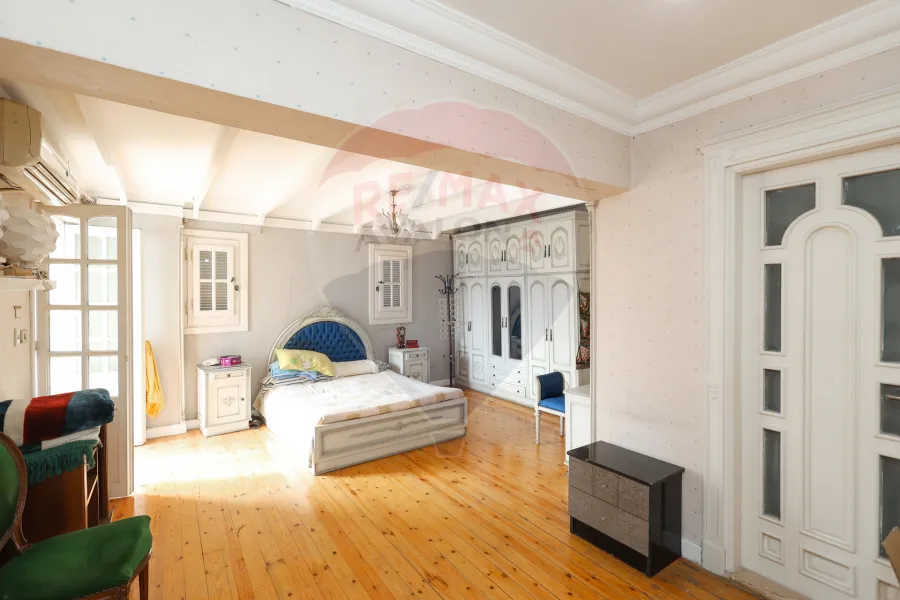 شقة للبيع 180 م سابا باشا  (ش تاج الرؤساء)