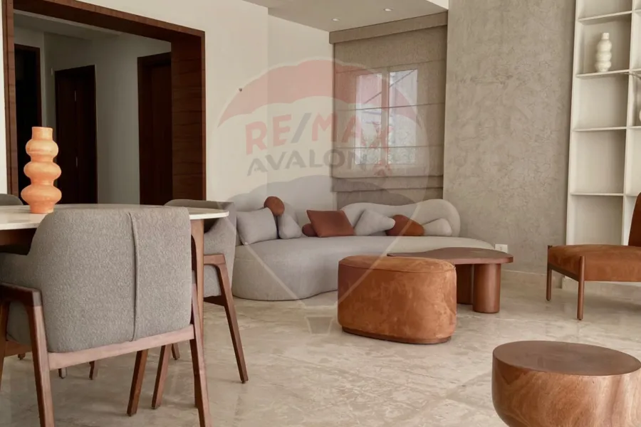 فيلا مستقلة للبيع 405 م سموحة الجديدة (كومباوند مروج - الفرات)