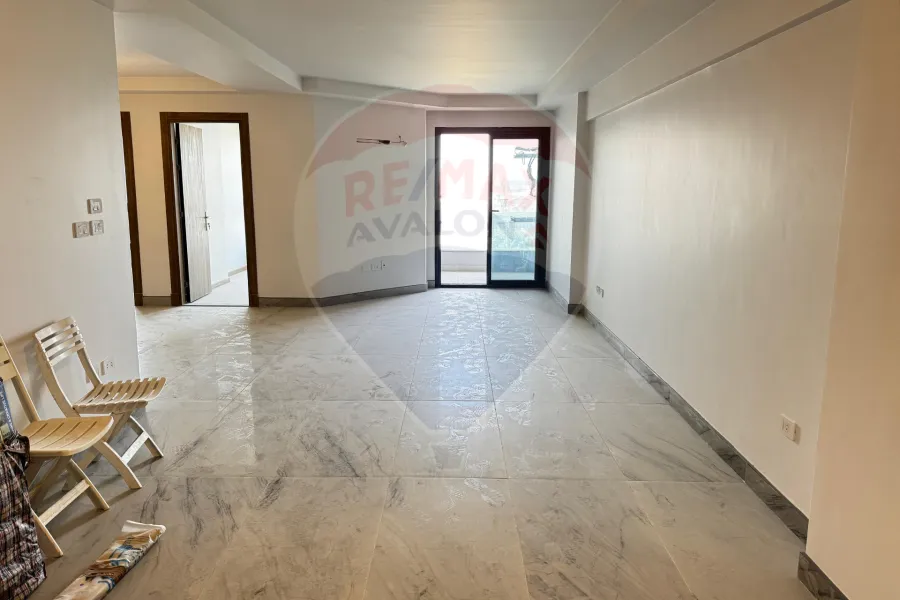 شقة للبيع 152 م سموحة (كومباوند سكاي لاين)