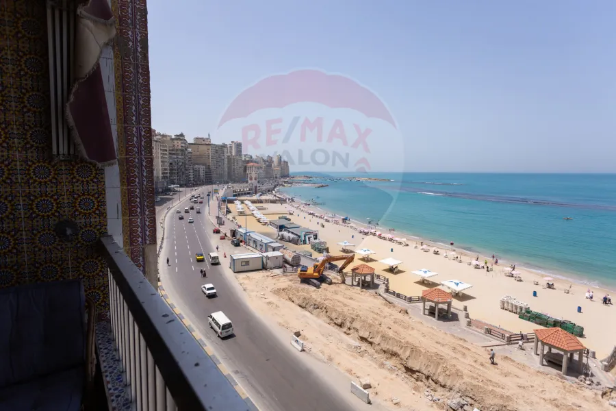 Apartment for sale 140 m Al-Assafra (Directly on the sea)