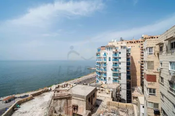 شقة للبيع 310 م كامب شيزار (جانبي البحر)