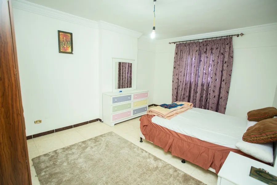 شقة للبيع 135م ميامي (أمام الأكاديمية)