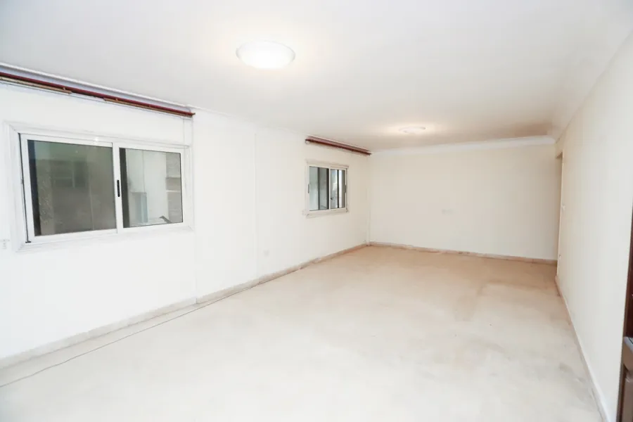 شقة للبيع 207 م سموحة (بجوار مركز الاسكندرية للعيون)