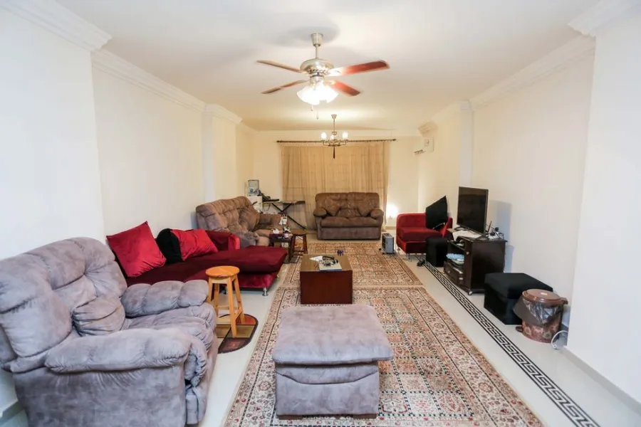 شقة للبيع 262م لوران (ش سرهنك - عمارة عزيز شنودة) 