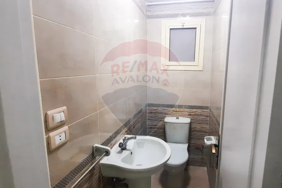 شقة للايجار 180 م سموحة (ش الريادة)