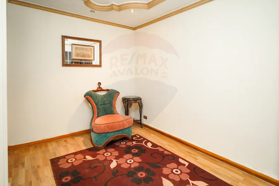 شقة للبيع 500 م لوران (ش شعراوي الرئيسي)