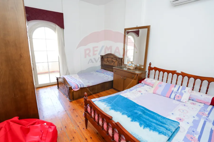 شقة للبيع 150 م سموحة (ش جامعه فاروس عمارات سوميد)