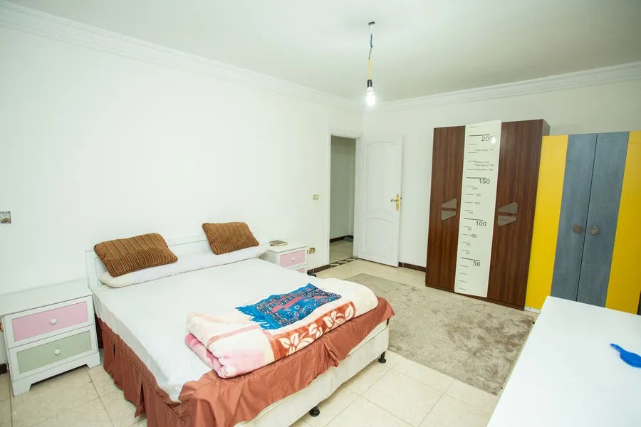 شقة للبيع 135م ميامي (أمام الأكاديمية)