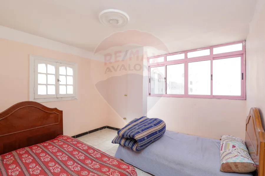 شقة للبيع  120 م  ميامي (متفرع من ش جمال عبد الناصر)