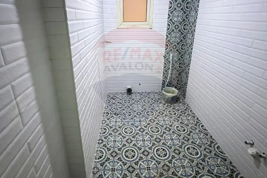 شقة للبيع 136 م سموحة (كومباوند اتحادية انطونيادس)