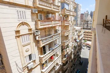 شقة للبيع 195 م زيزينيا ( ش مصطفي عبد الرازق  )