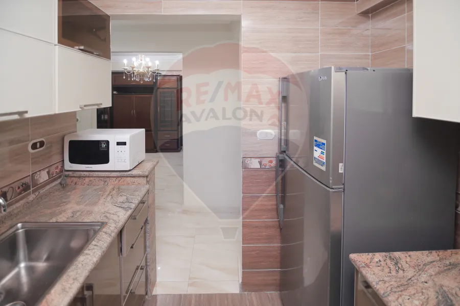 شقة للبيع 100 م سبورتنج (خلف فندق جدة)