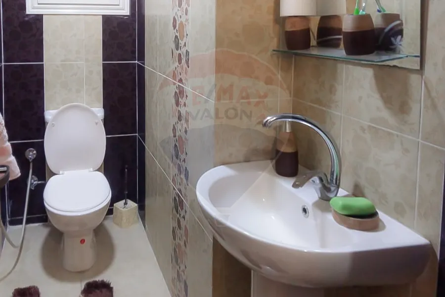 شقة للبيع 135 م المندرة (بجوار مدرسه فيوتشر للغات)