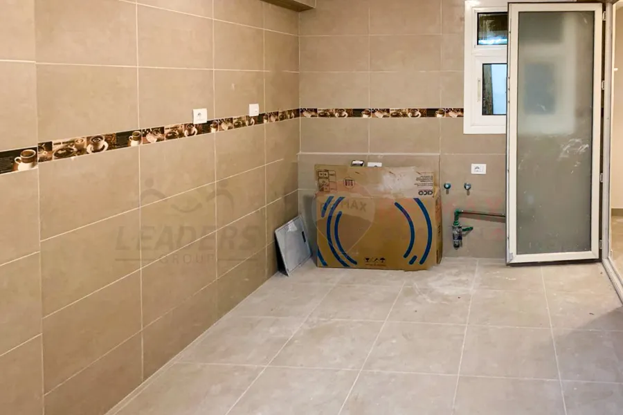 شقة للايجار 180 م سموحة (جراند فيو)