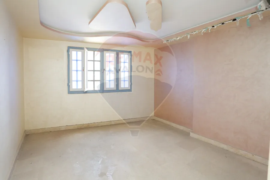 Administrative office for rent 60m Al-Mansheya (Othman Abaza St. - Al Sabaa Banat)