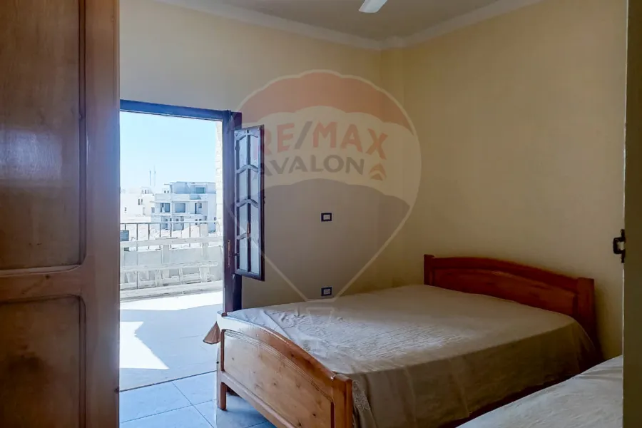 فيلا ستاند الون للبيع (رأس الحكمة سور بسور مع هايد بارك وسى شل) 300 م